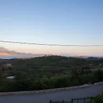 La Casa Bianca Skineas