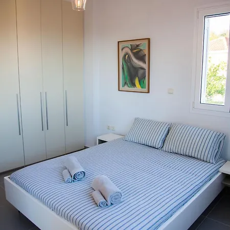 La Casa Bianca Skineas